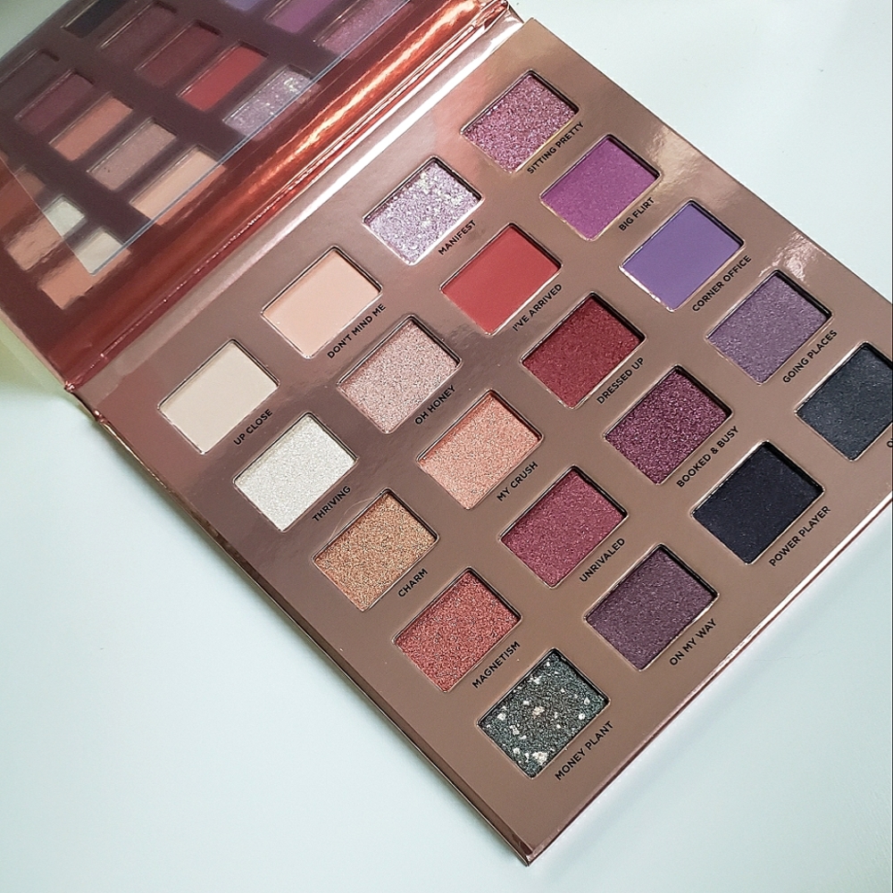 ICONIC London  Desk to Dance eyeshadow palette